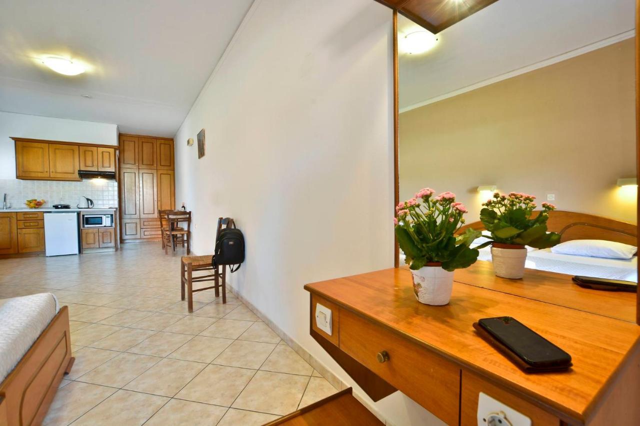 Louvros Apartments Sidari  Ngoại thất bức ảnh